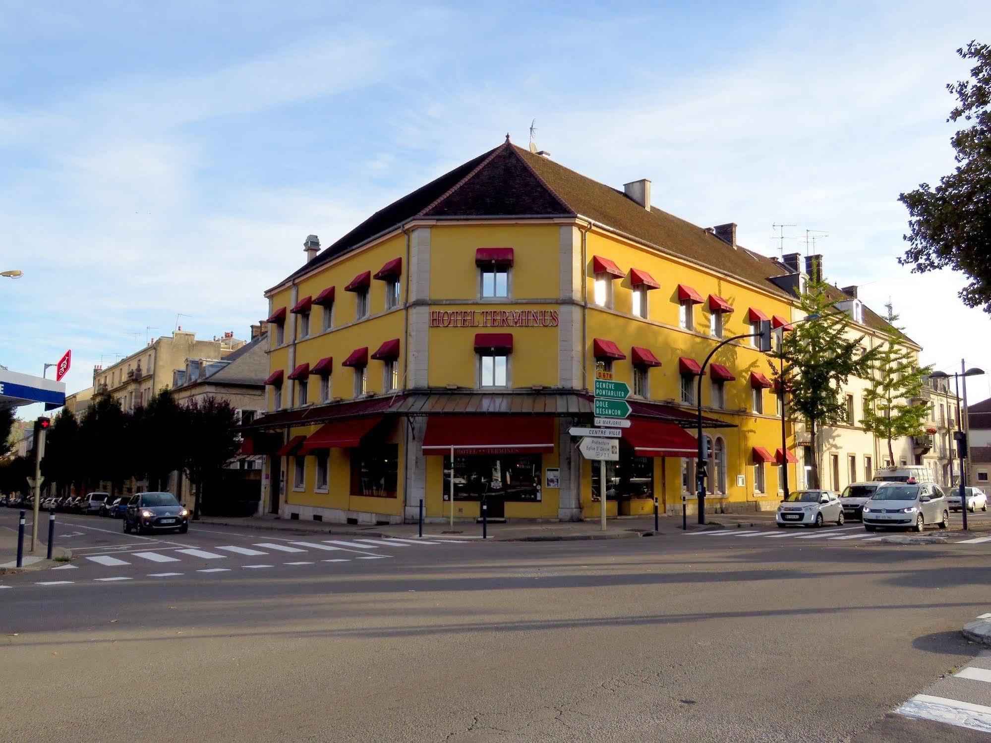 Hotel Terminus - Pizzeria Pizz'A Gogo - Salle De Sport - Face A La Gare Lons-le-Saunier Exterior photo