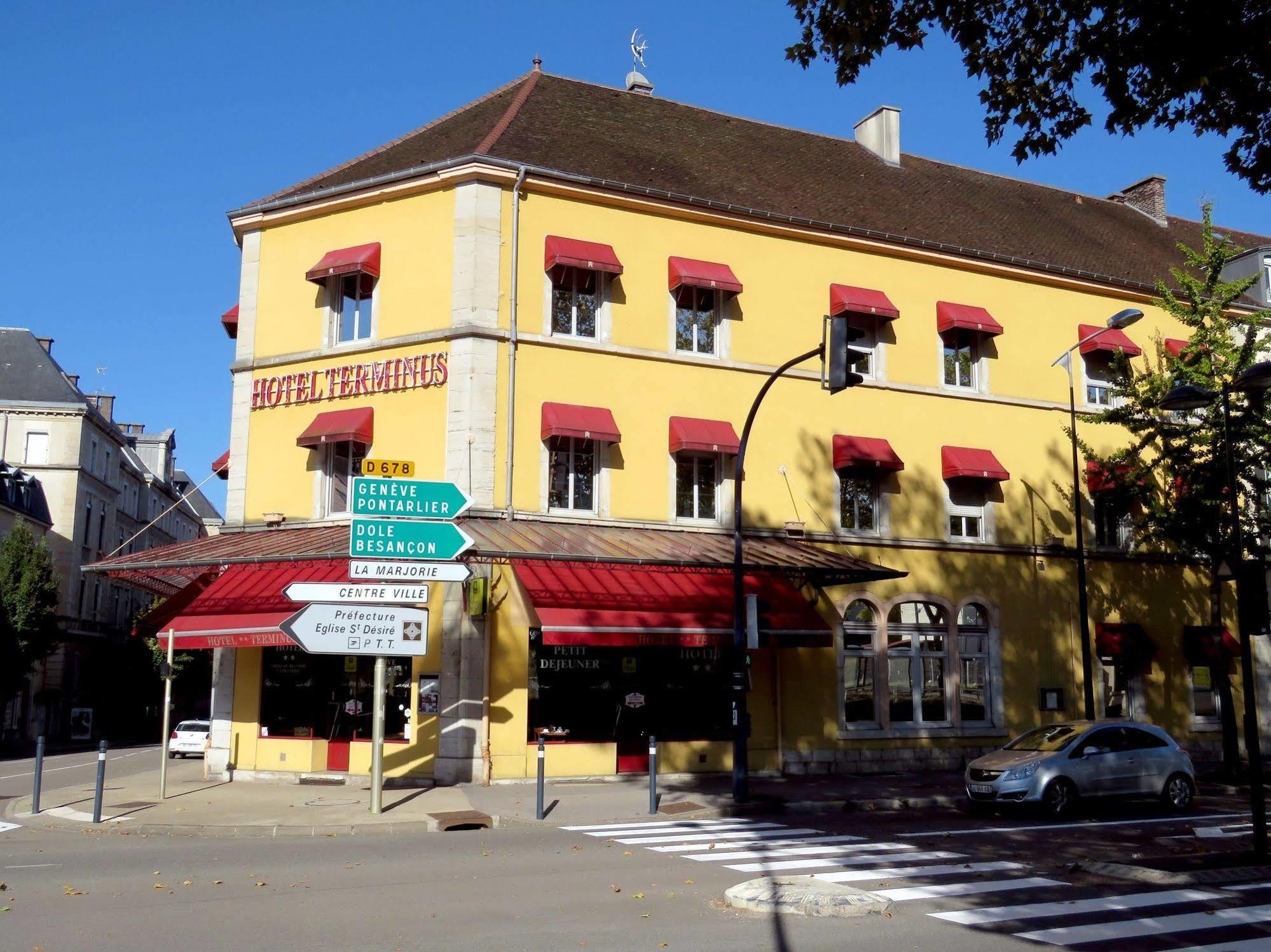 Hotel Terminus - Pizzeria Pizz'A Gogo - Salle De Sport - Face A La Gare Lons-le-Saunier Exterior photo