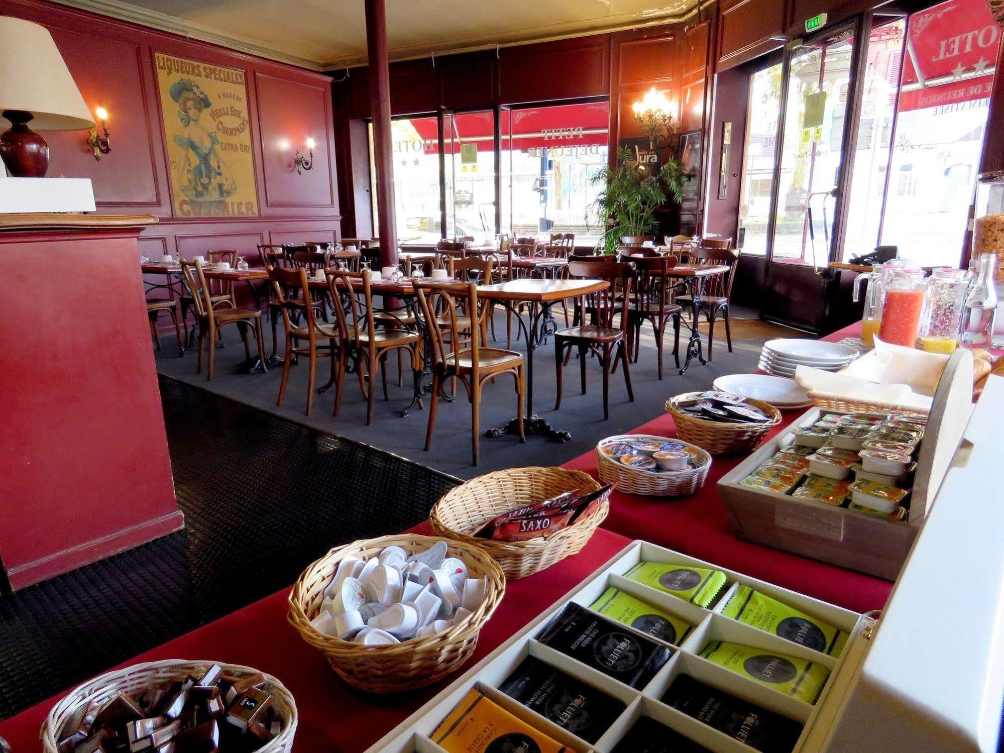 Hotel Terminus - Pizzeria Pizz'A Gogo - Salle De Sport - Face A La Gare Lons-le-Saunier Exterior photo